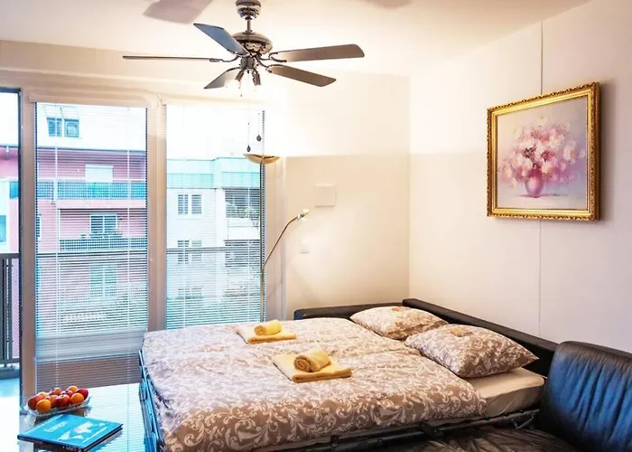 Appartement New, Quiet Flat Next To U1, Vic, Shopping Mall,... *