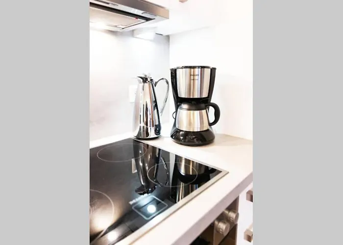 Appartement New, Quiet Flat Next To U1, Vic, Shopping Mall,... *