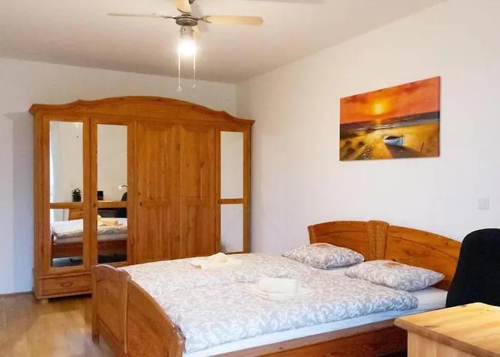 公寓 New, Quiet Flat Next To U1, Vic, Shopping Mall,...