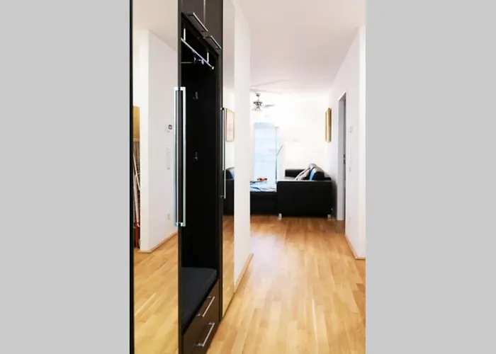 New, Quiet Flat Next To U1, Vic, Shopping Mall,... *